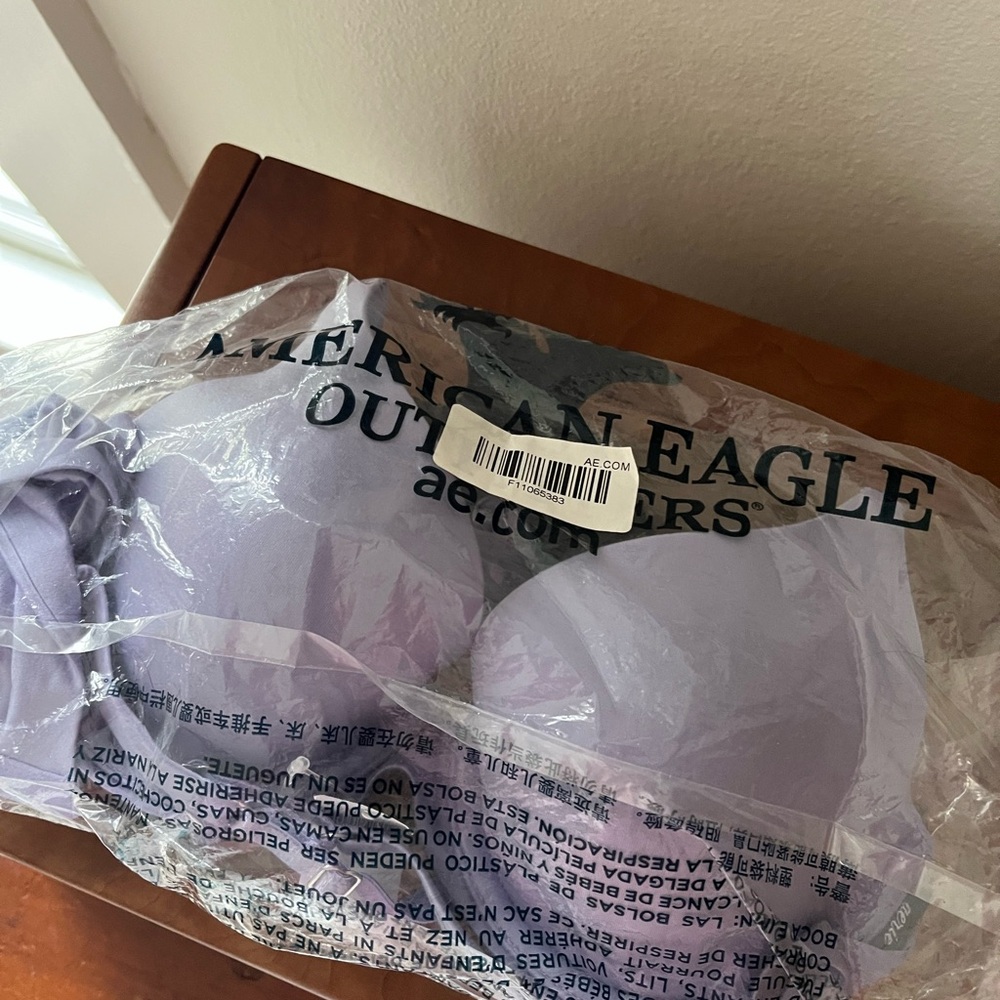 American Eagle Sunnie T-Shirt Bra. 34A